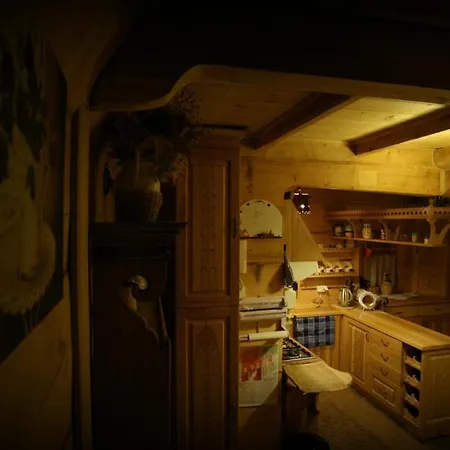 Проживання в сім'ї Widokowa *